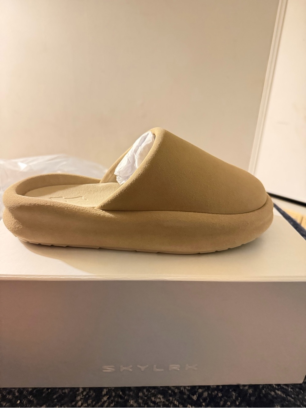 SKYLRK Rest Slipper Smooth Suede, Cashew, U.S M Size 9/ W 10
